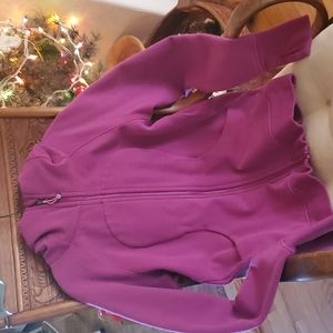 Lululemon scuba in magenta